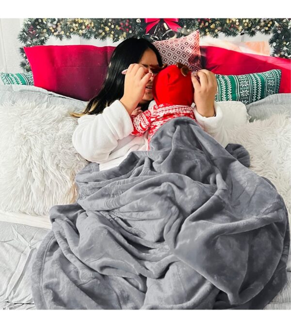 Bedsure Fleece Bed Blankets Queen Size Grey – Soft Lightweight Plush Fuzzy Cozy Luxury Blanket Microfiber, 90×90 inches