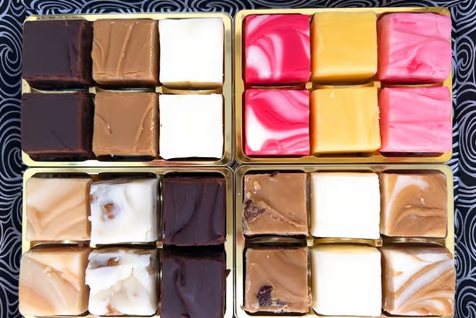 Unbelievable Deal! Fudge Hamper with 12 Flavours – Only £1.99 + FREE Shipping!